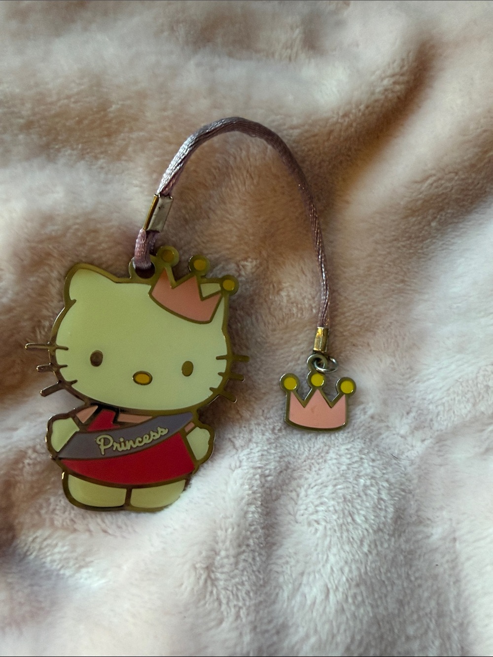 Sanrio Hello Kitty Princess Charm - Pink, Red & Gold